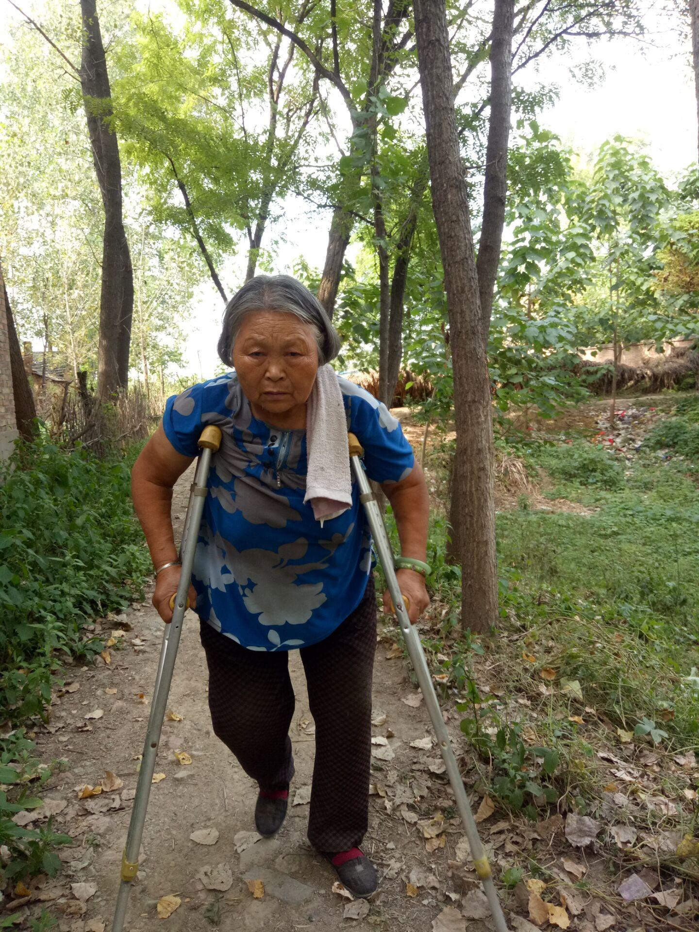 川观新闻：国际残疾人日｜我们站起来了！四川残疾人体验外骨骼机器人